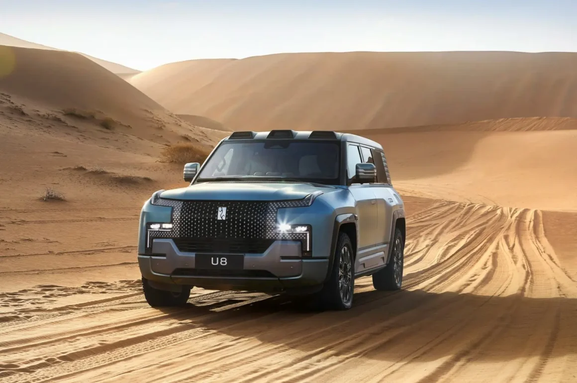 Yangwang U8 omdefinierar lyxig offroad