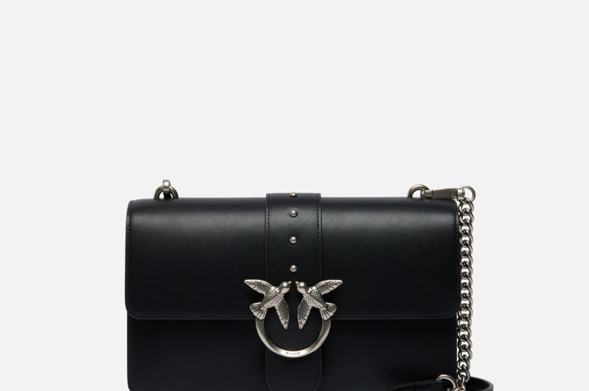 Hur man känner igen en äkta Pinko-väska – guide 2025