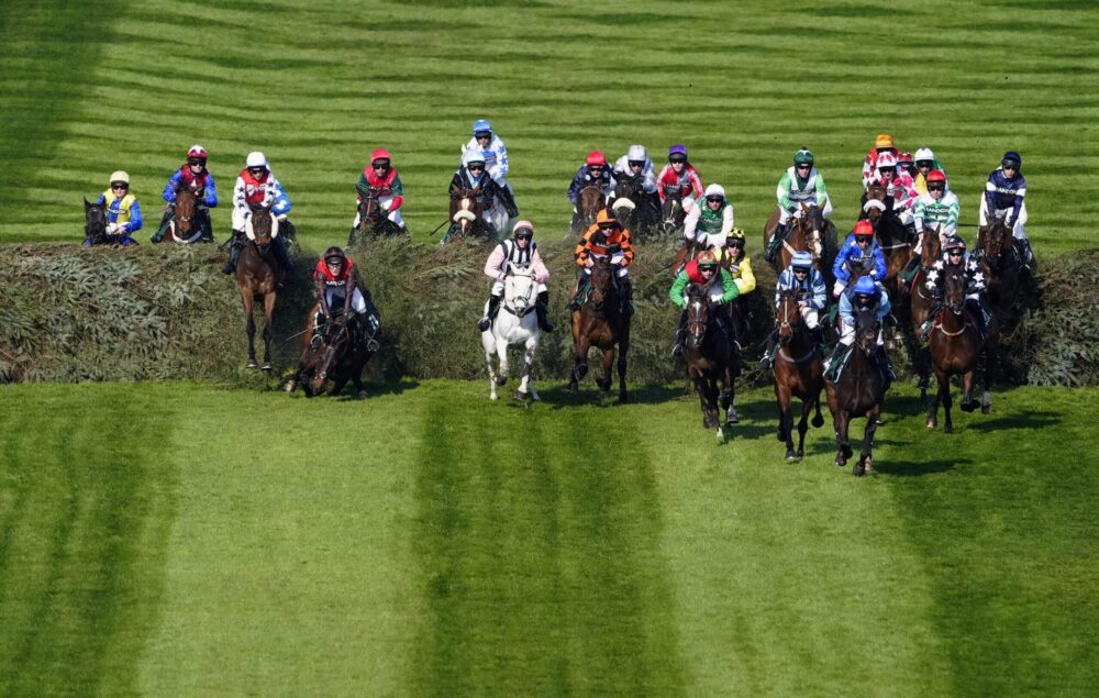 Grand National Hästkapplöpningar